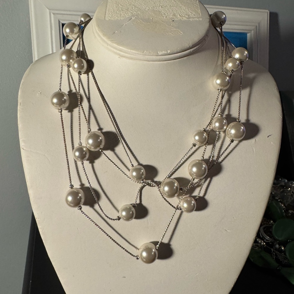 Multi-Strand Faux Pearl Necklace in Ivory and Silver